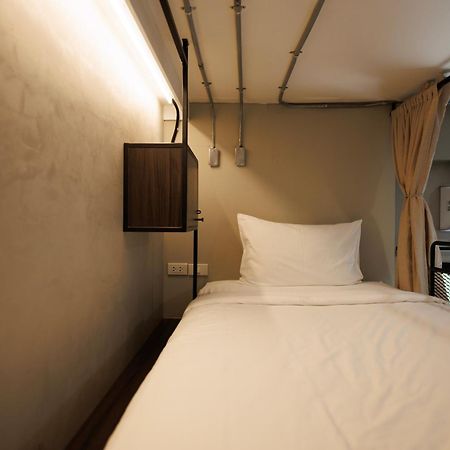 C'House Bangkok Hostel Ngoại thất bức ảnh