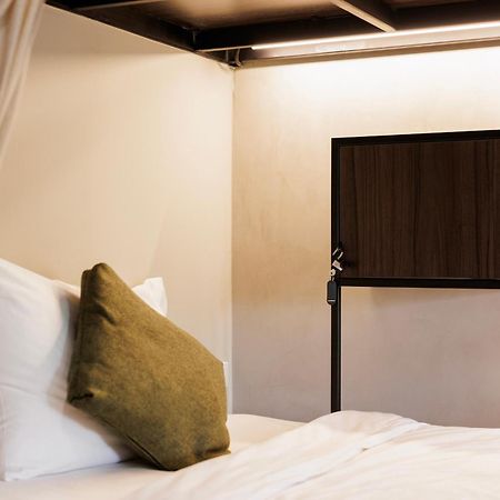 C'House Bangkok Hostel Ngoại thất bức ảnh