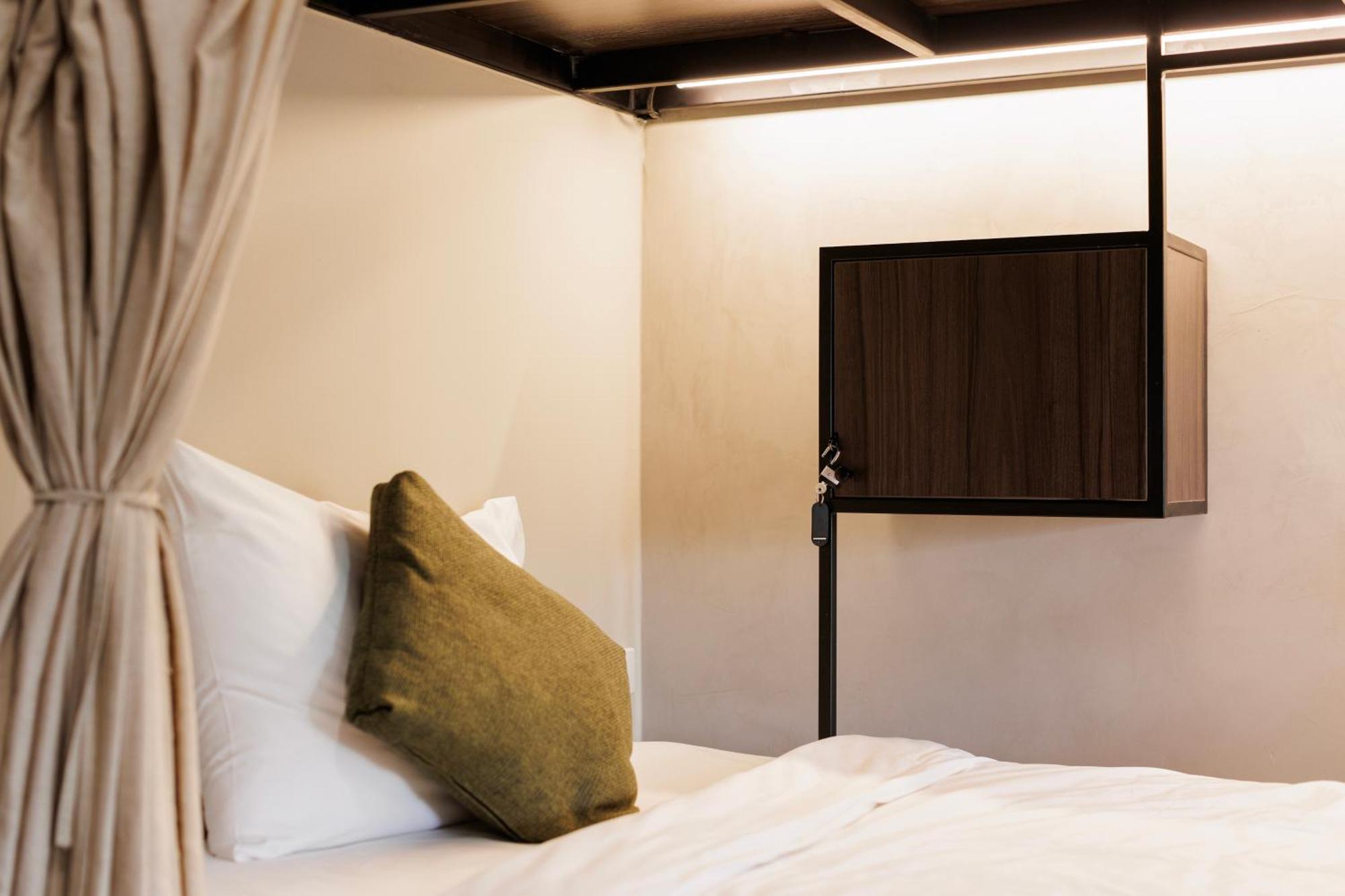 C'House Bangkok Hostel Ngoại thất bức ảnh