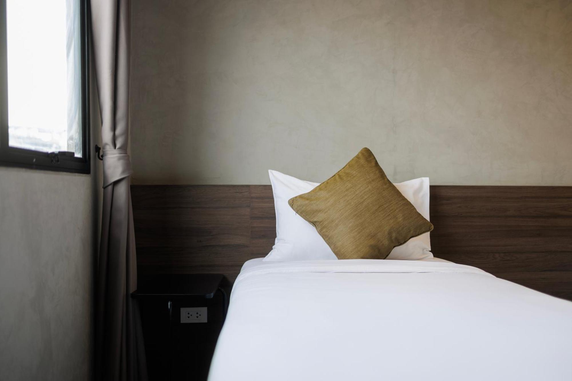 C'House Bangkok Hostel Ngoại thất bức ảnh