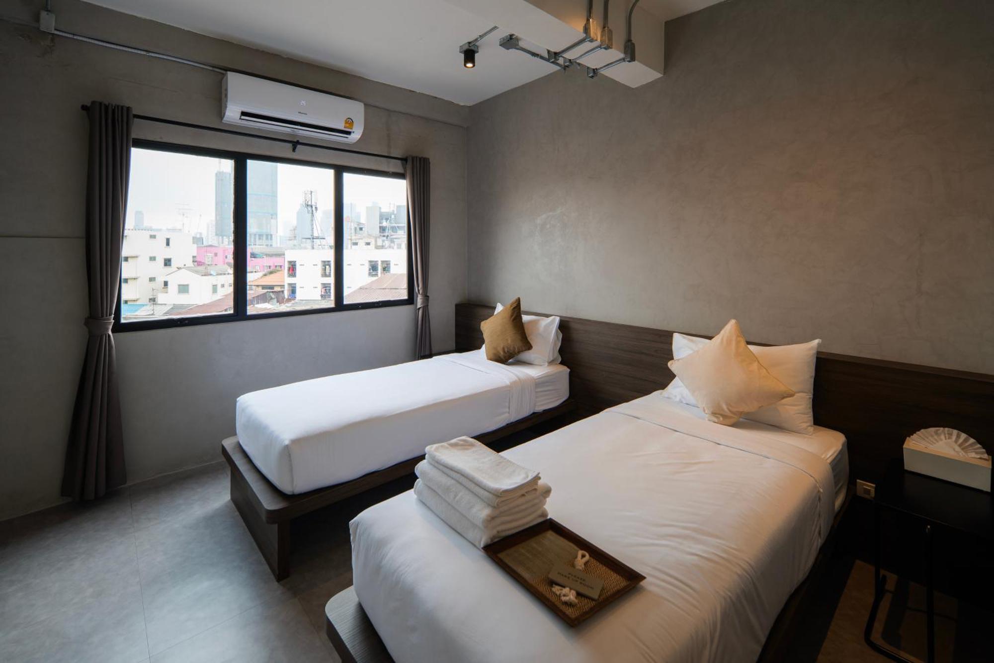 C'House Bangkok Hostel Ngoại thất bức ảnh