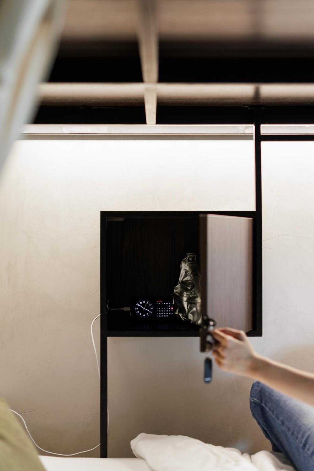 C'House Bangkok Hostel Ngoại thất bức ảnh