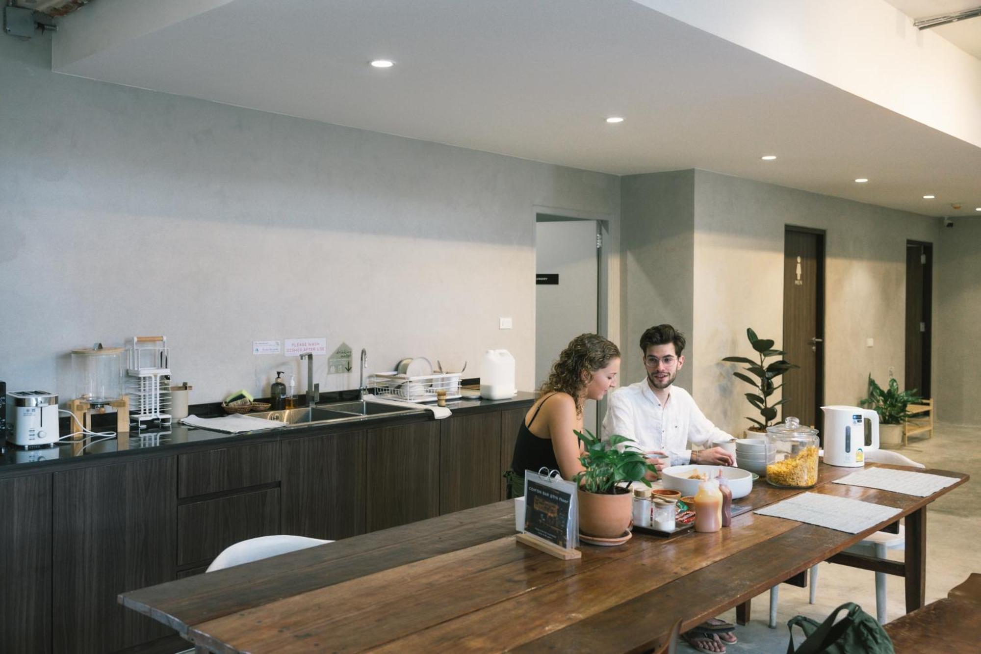 C'House Bangkok Hostel Ngoại thất bức ảnh