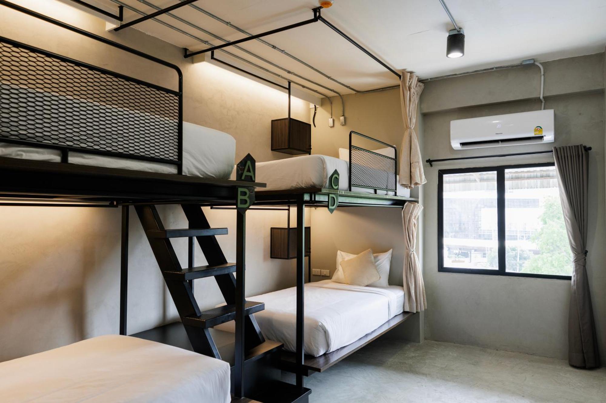 C'House Bangkok Hostel Ngoại thất bức ảnh