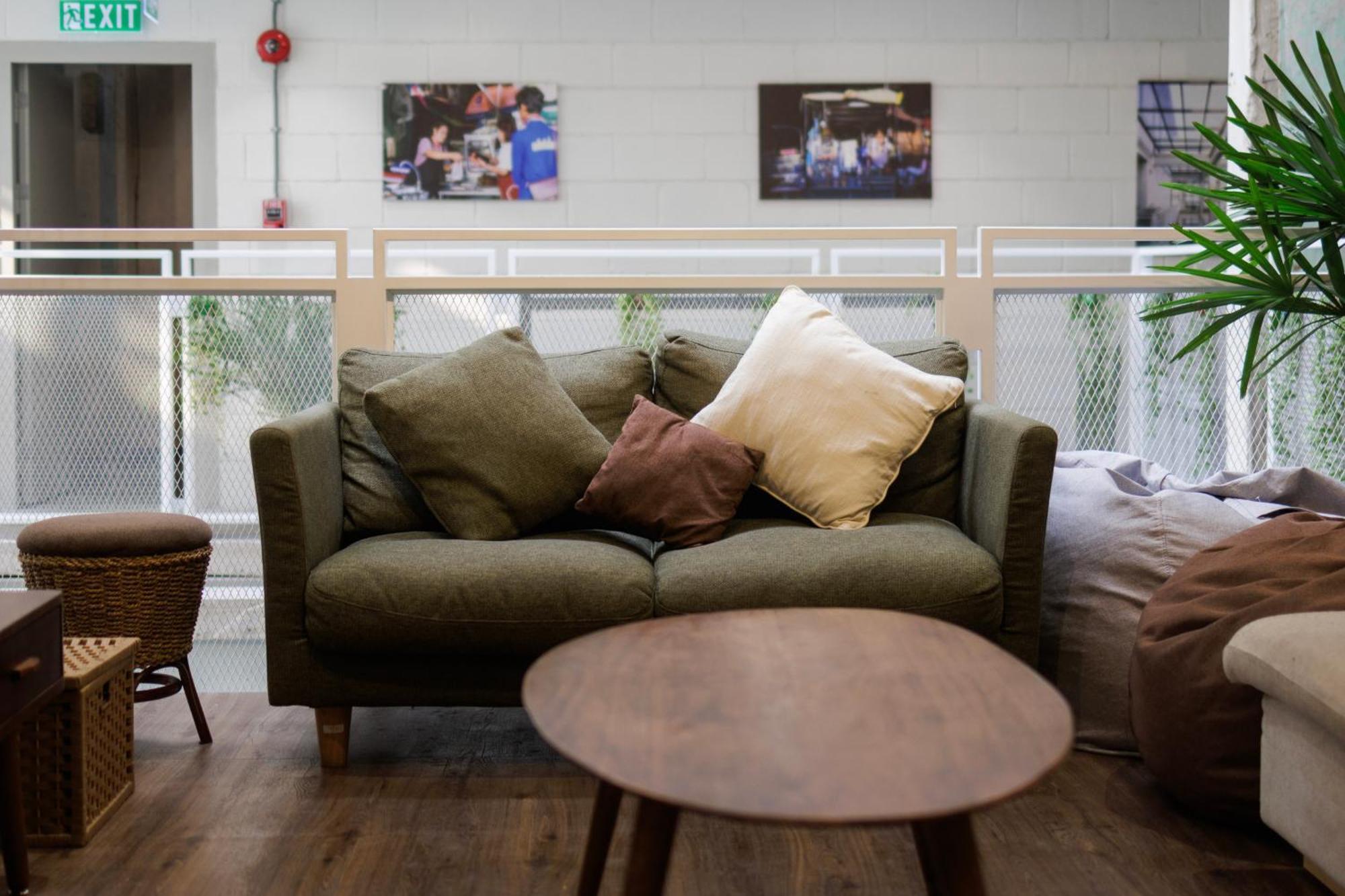 C'House Bangkok Hostel Ngoại thất bức ảnh