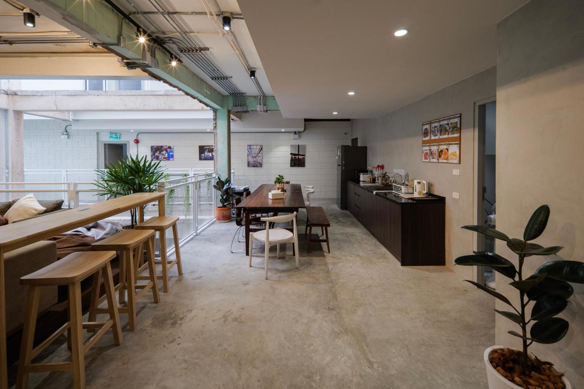 C'House Bangkok Hostel Ngoại thất bức ảnh