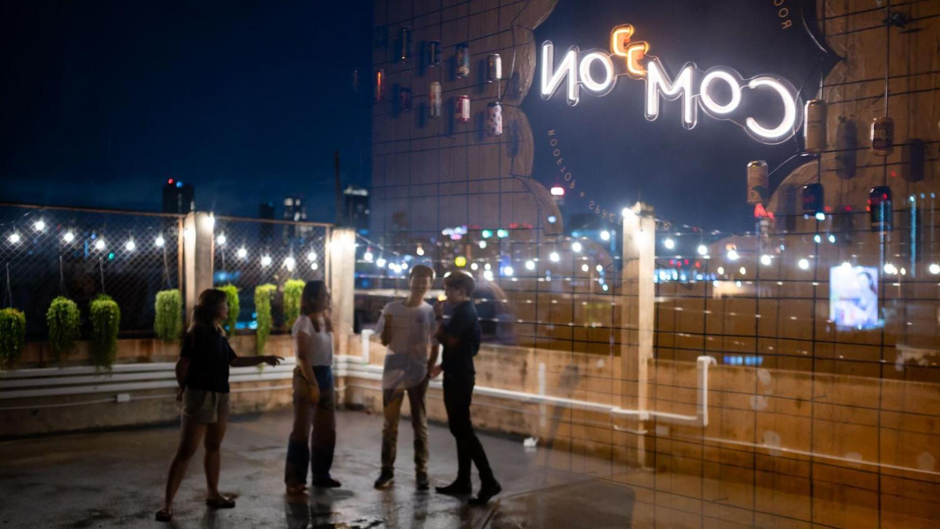C'House Bangkok Hostel Ngoại thất bức ảnh